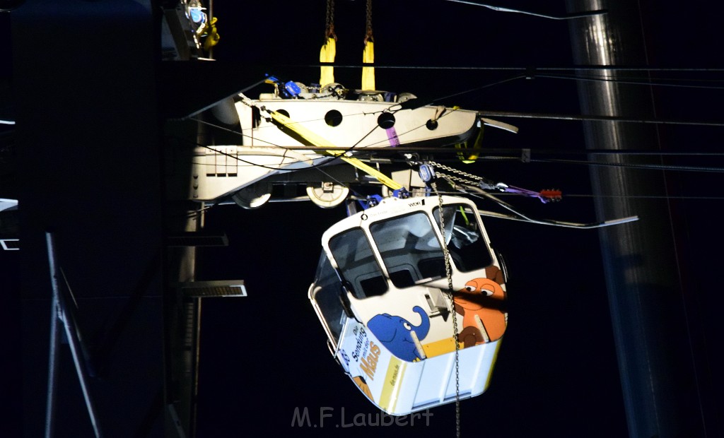 Koelner Seilbahn Gondel blieb haengen Koeln Linksrheinisch P921.JPG - Miklos Laubert